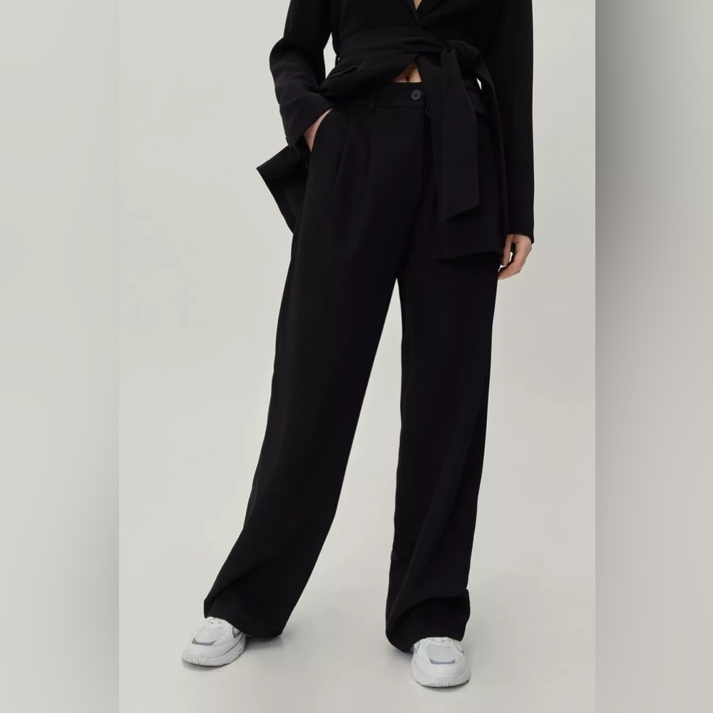 Nasty Gal Tapered Tailored High Waisted Pants Black sz 2